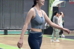 平A闪现？小姐姐这一个转身虚晃假动作 你能防得住吗？